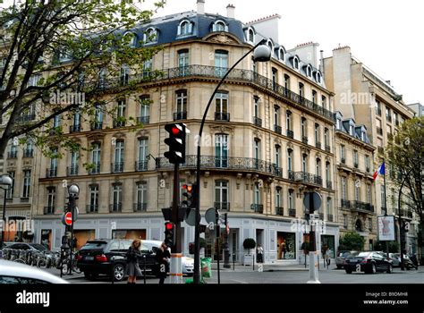 30 avenue montaigne paris france